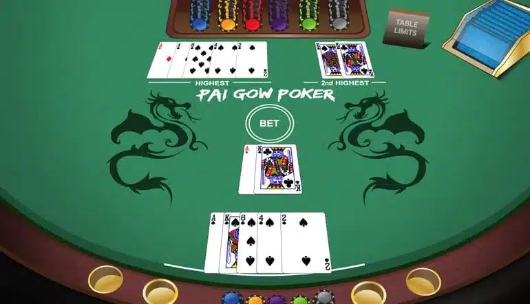 How do pai gow poker rounds progress?